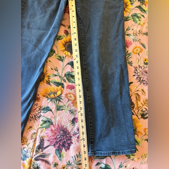 Levi’s Ribcage Straight - full length - Picture 8 of 13